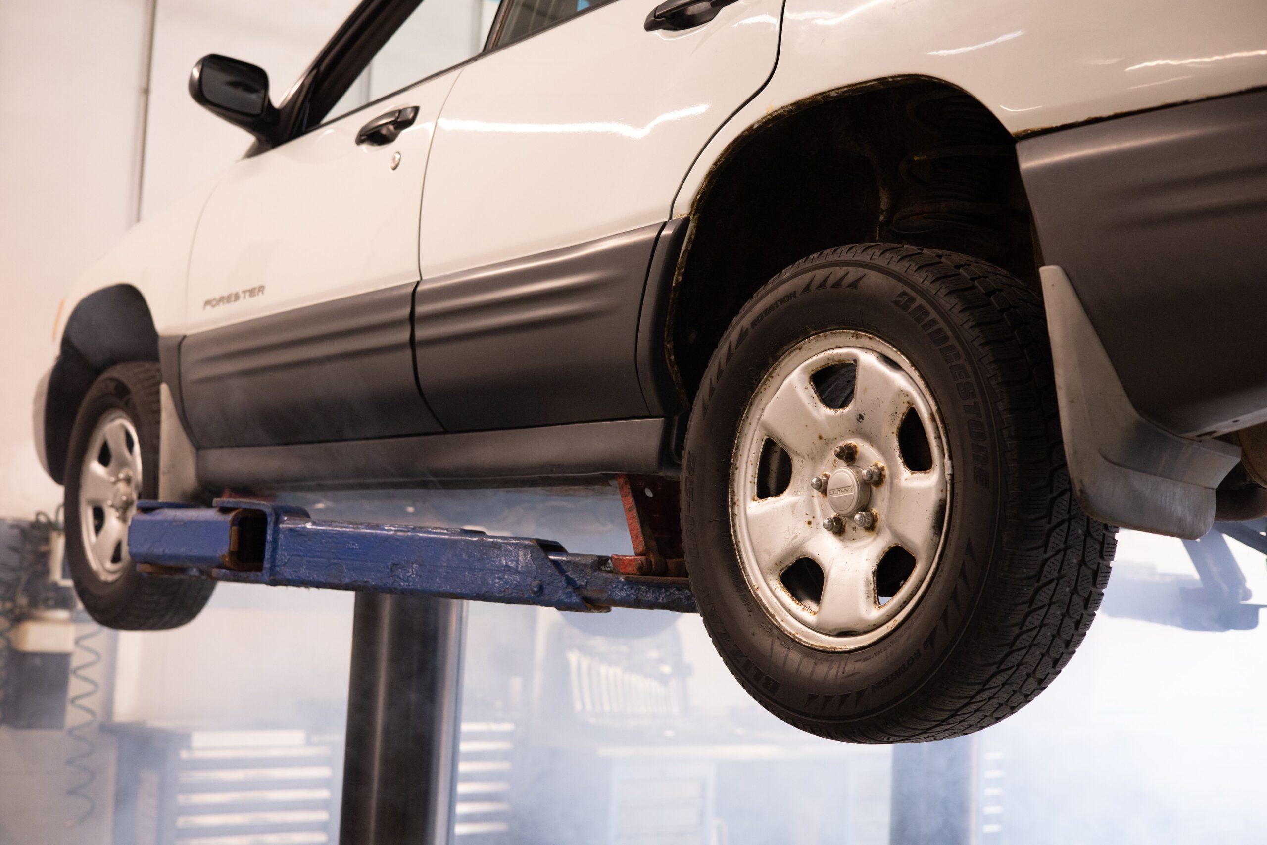 what is a car suspension system